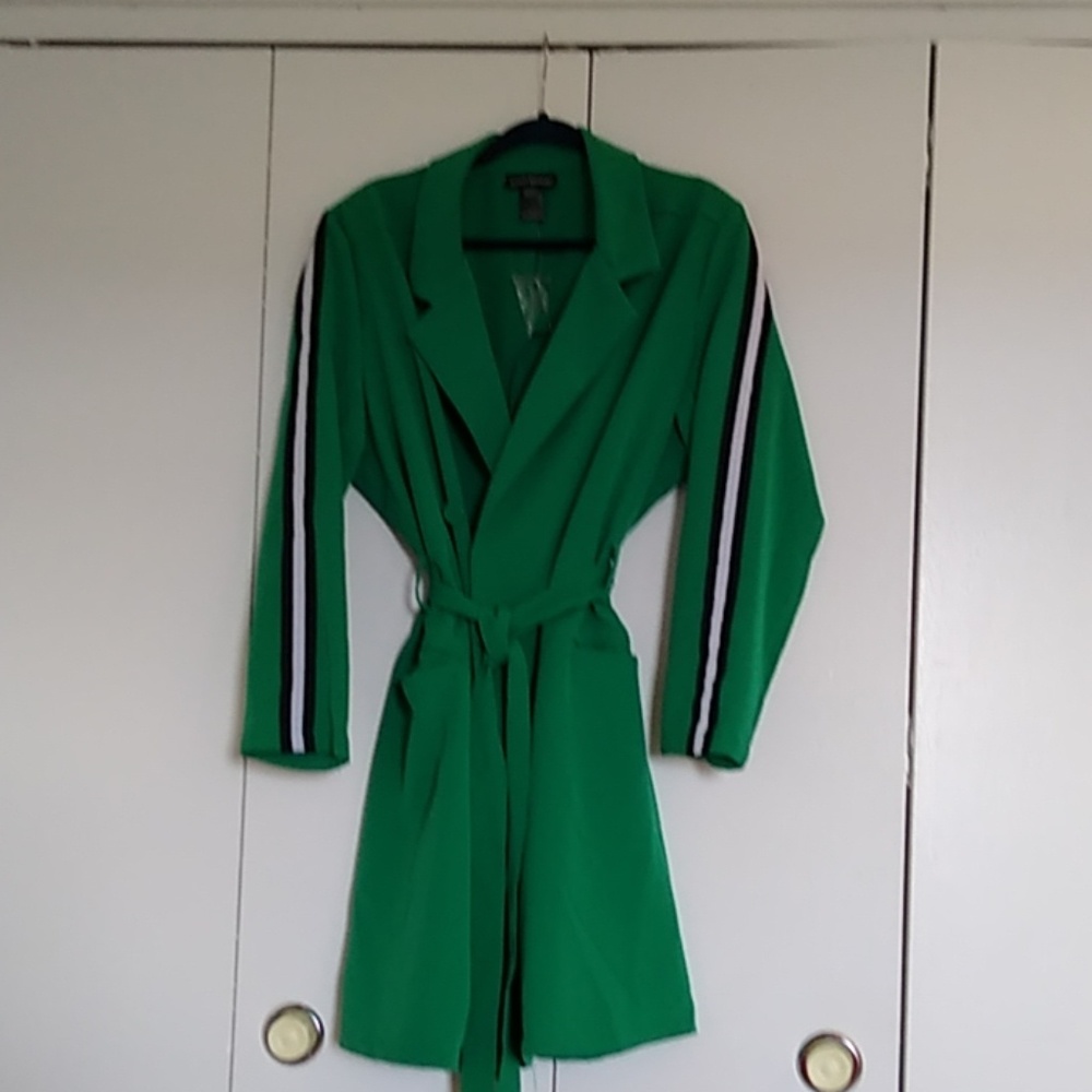 Lightweight trench coat